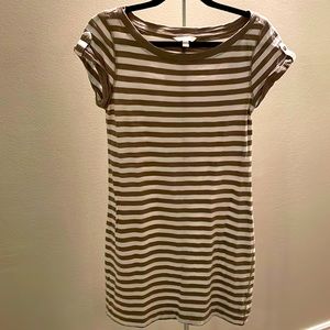 Short dress in cotton.